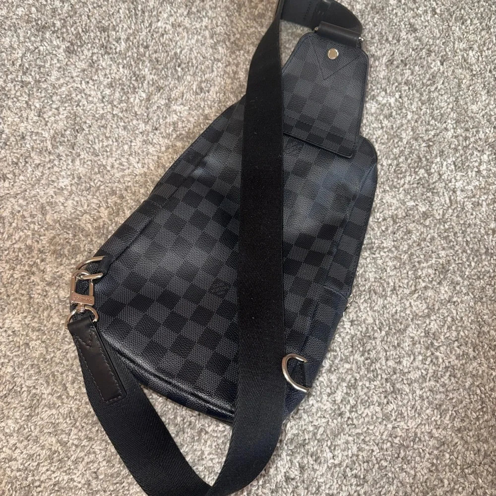 Men’s Louis Vuitton Damier Sling Bag - Picture 11 of 12
